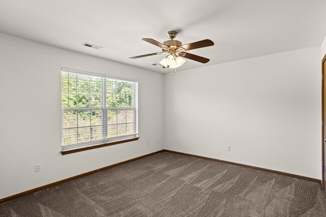 Building Photo - 701-703 Glenstone Dr.