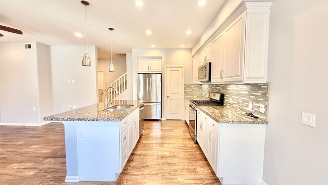 Building Photo - Beautiful, Like New, End Unit Condo in Resort Like Living Community off Temecula's South 79!