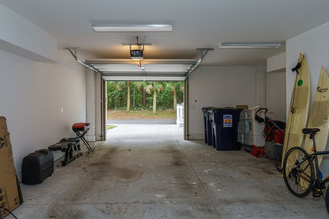 Building Photo - Four Bedroom Home on Ladies Island