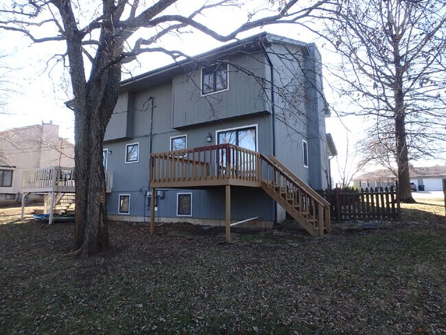 Building Photo - 3418 SE Walnut Dr