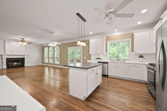 Building Photo - 10950 Kimball Crest Dr