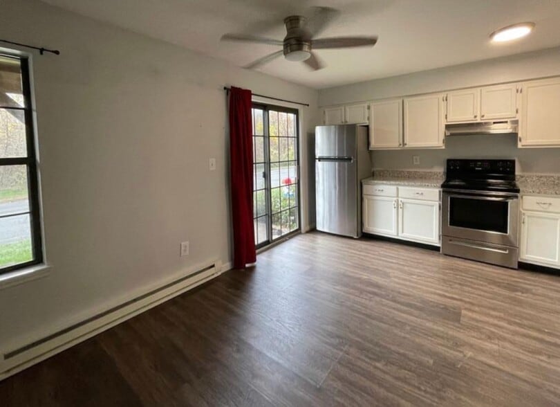 Building Photo - 169 Aspetuck Vlg