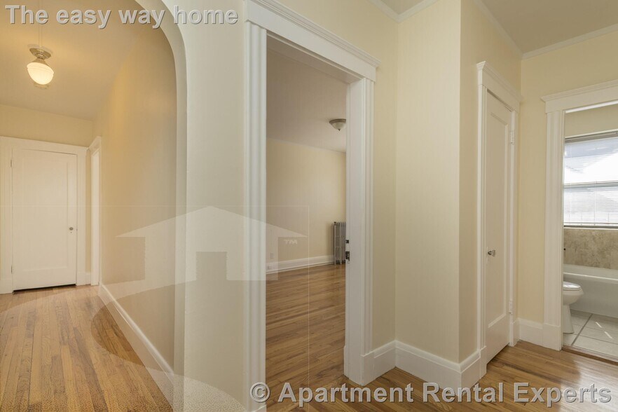 Building Photo - 123 Highland Ave