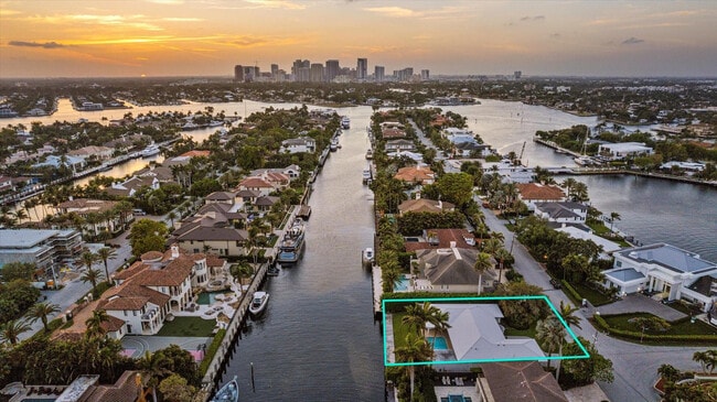 Building Photo - 40 Isla Bahia Dr