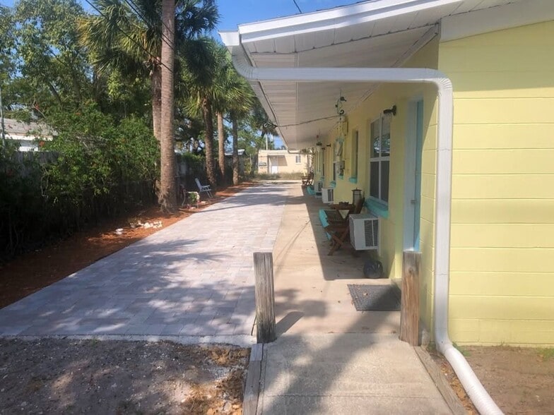 Building Photo - 2125 Highland Ave