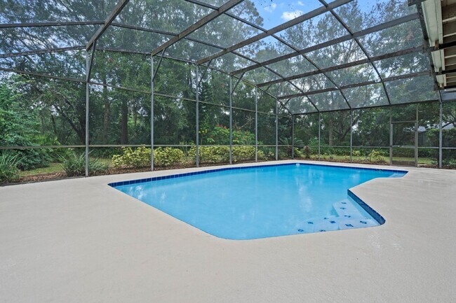 Building Photo - Charming 4-Bedroom Home with Pool on Large Lot in Longwood!