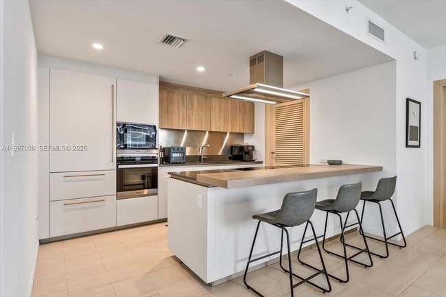 Building Photo - 1000 Brickell Plaza