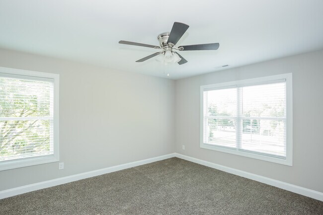 Building Photo - 104 High Ave SW