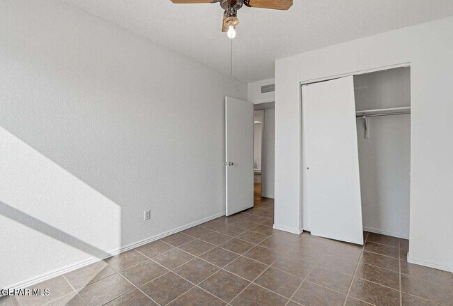 Building Photo - 10720 Sugarland Dr