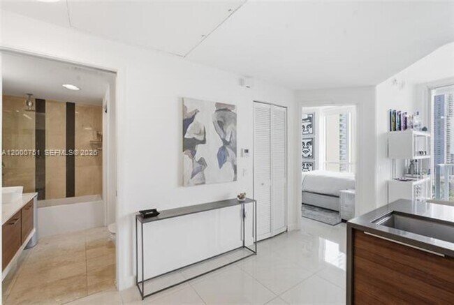 Building Photo - 601 NE 27th St