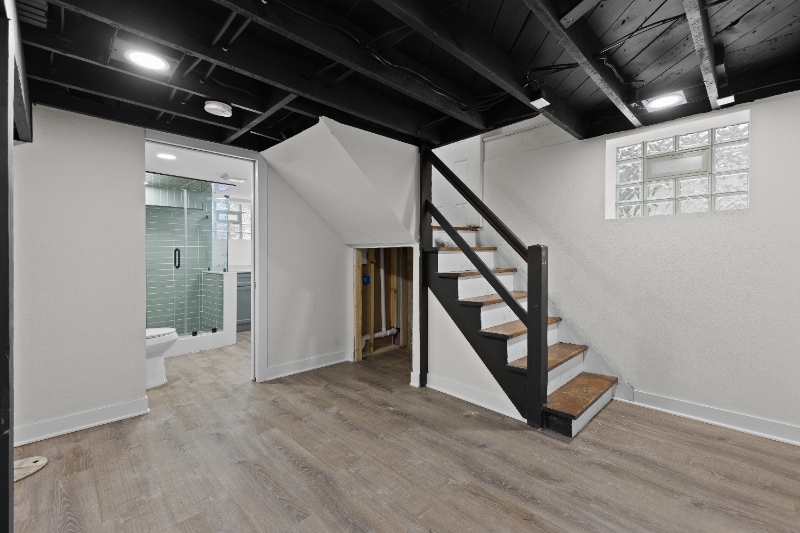 Building Photo - 1814 E Linnwood Ave