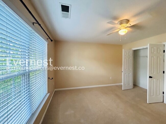 Building Photo - 4 Bed, 3.5 Bath Home with Garage / Pet-Friendly / Available Soon!