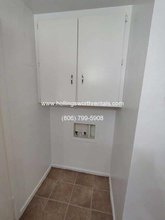 Building Photo - Cute 3 Bed 1 bath house