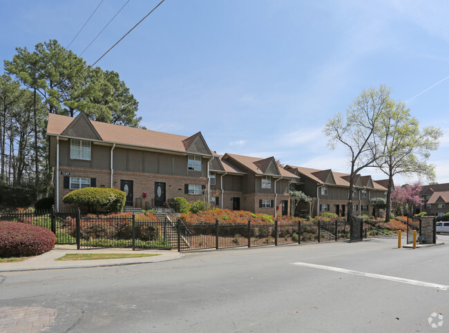 Primary Photo - Villas at Druid Hills