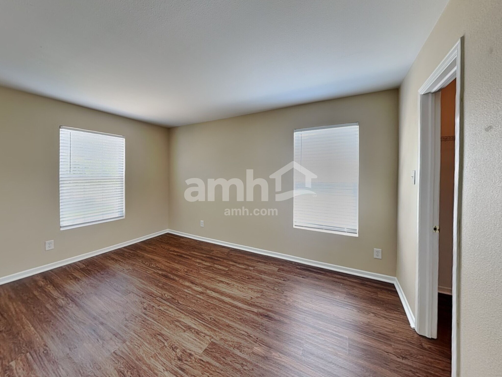 Building Photo - 3244 Underwood Dr