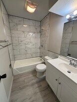 Building Photo - 406 N Main St