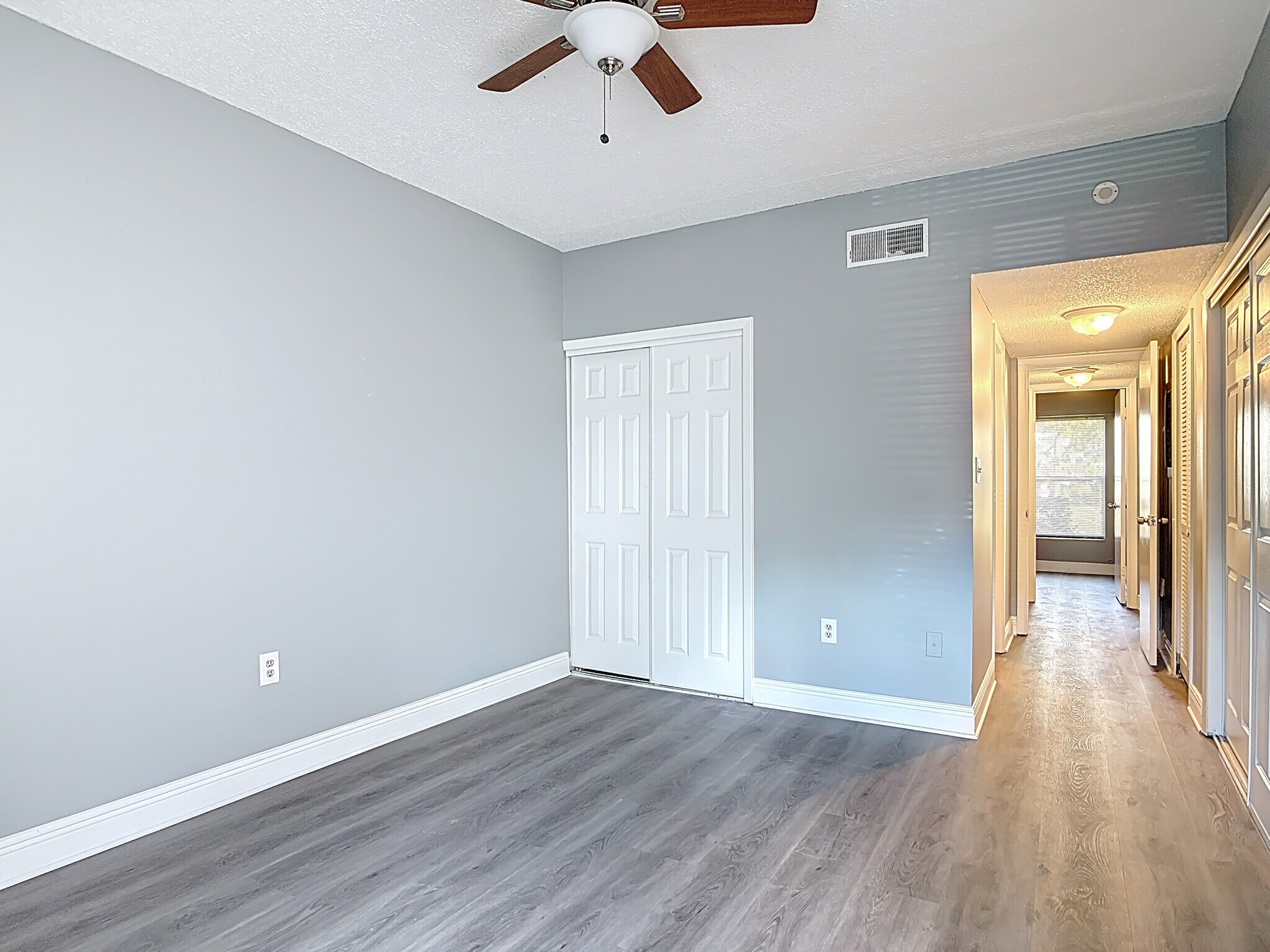 Building Photo - 4711 Capri Plz