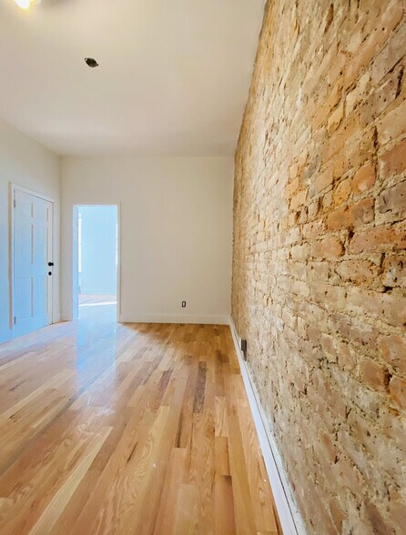 Building Photo - 273 Sumpter St