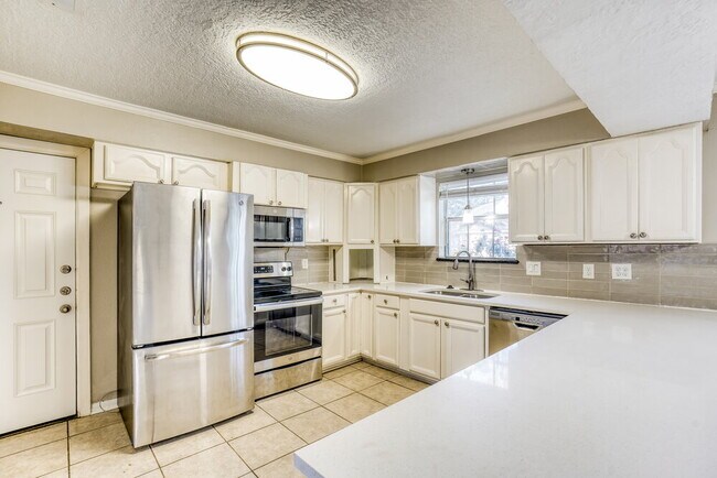 Building Photo - 20003 Atasca Villas Dr