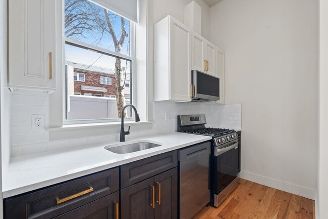 Building Photo - 150 West Side Ave