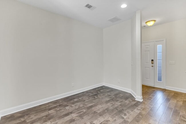 Building Photo - 505 Ferguson Ln