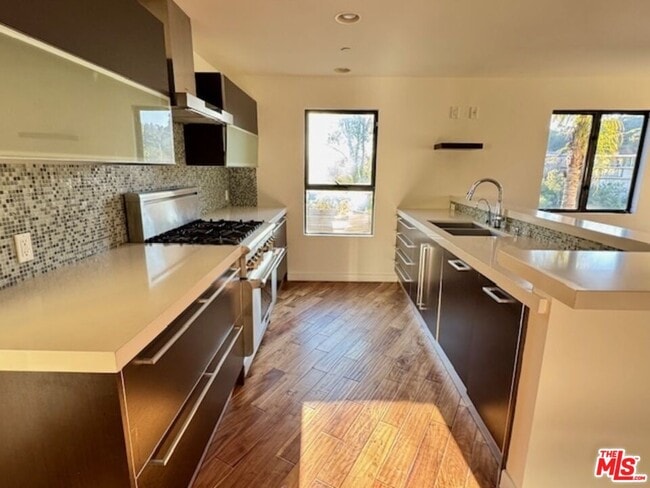 Building Photo - 6441 Bryn Mawr Dr