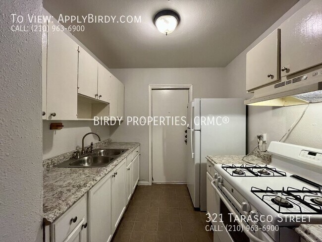 Building Photo - Charming 2-Bedroom Duplex in San Antonio, ...
