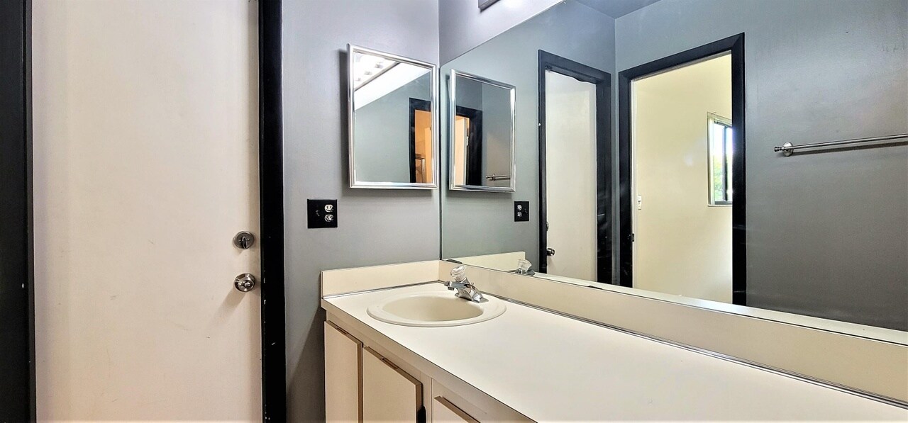 Building Photo - 2815 NW 110th Ter