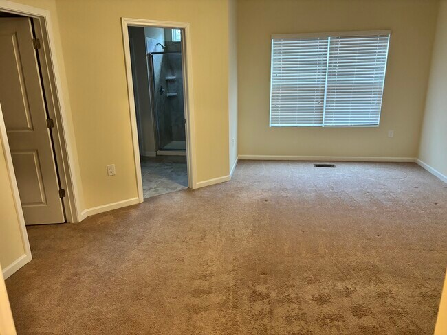 Building Photo - 1005 Epiphany Rd