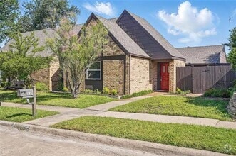 Building Photo - 2813 Prescott Dr