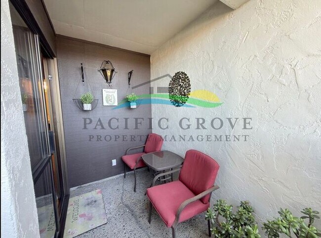 Building Photo - Remodeled 1 Bedroom in Monterey!