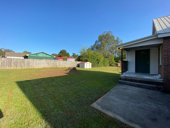 Building Photo - 703 Cameila Ave, Gadsden