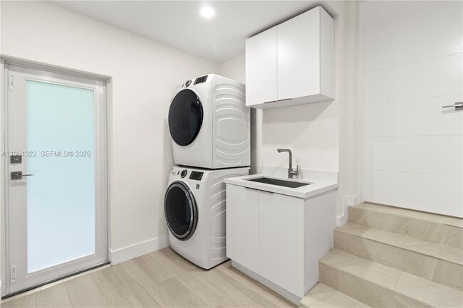 Building Photo - 1261 98th St