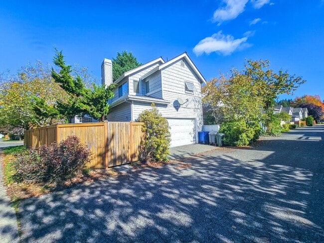 Building Photo - 25715 SE 36th Pl