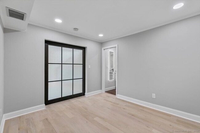 Building Photo - 129 Rogers Ave