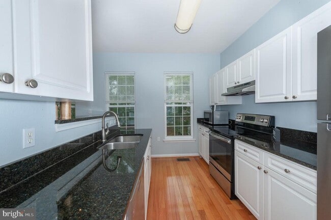 Building Photo - 8067 Nicosh Cir Ln