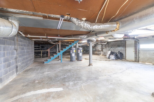 Building Photo - 4802 Inskip Rd