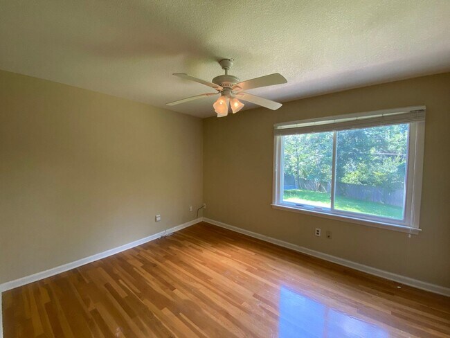 Building Photo - 7076 Wickshire Cove W