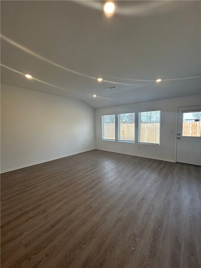 Building Photo - 112 NW 67th Ave