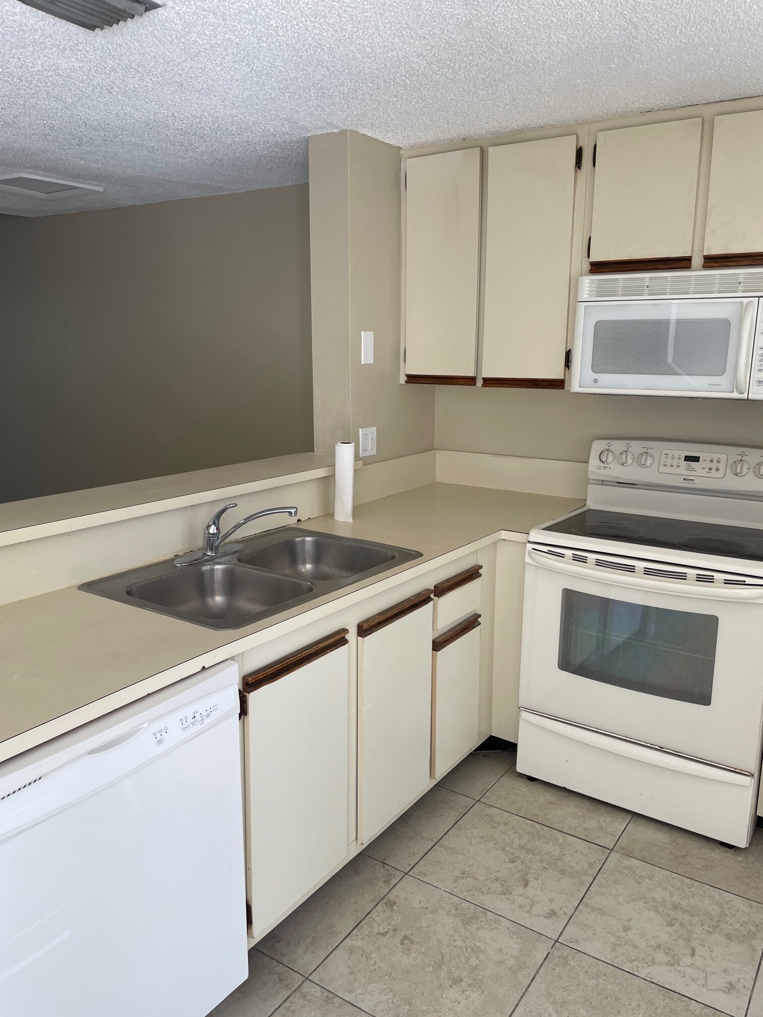 Building Photo - 131 SW 3rd St