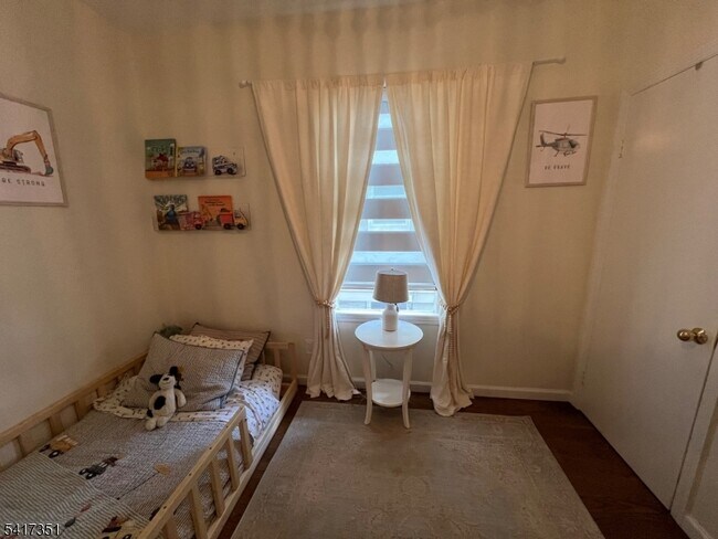 Building Photo - 33 Claremont Ave