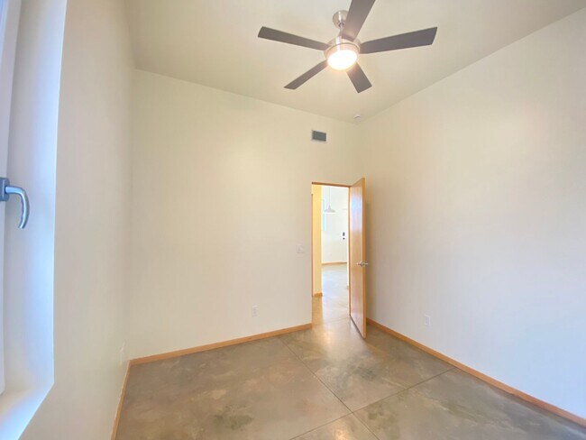 Building Photo - Contemporary Retreat on Dunlap St.