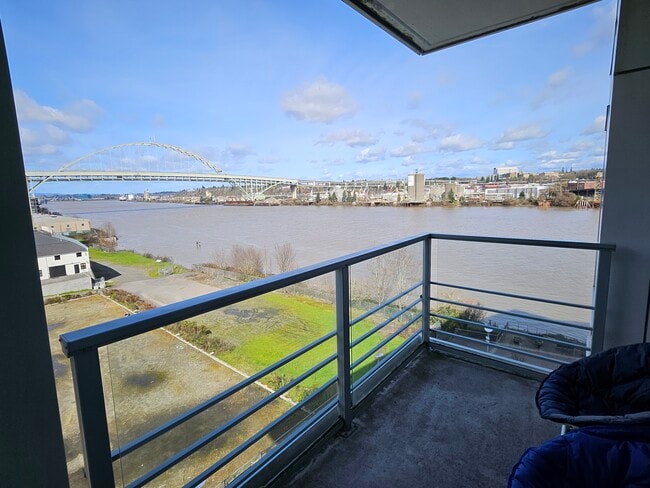 Building Photo - 1310 NW Naito Pky