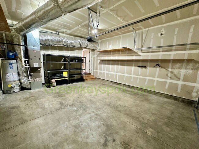 Building Photo - Gorgeous 3-Bedroom 2.5-Bathroom House with...