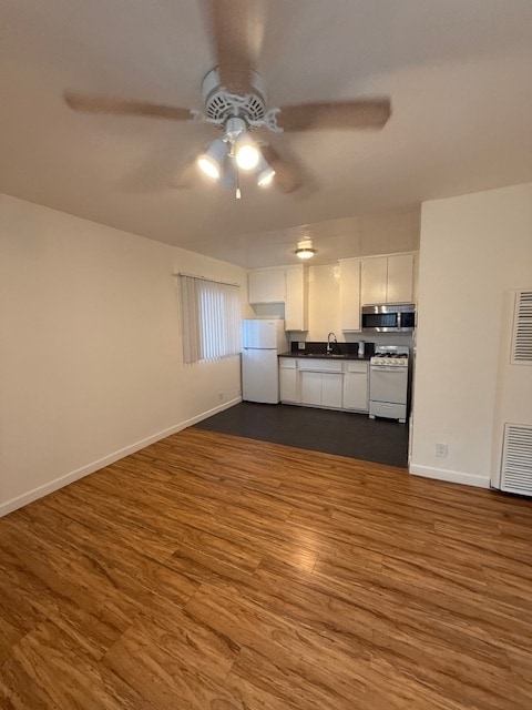 Building Photo - Westwood Plaza Apartments