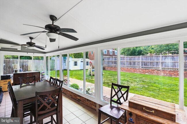Building Photo - 4555 Lantern Pl