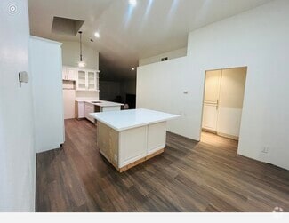 Building Photo - 2034 Riverbirch Dr
