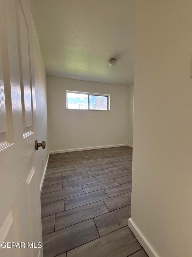 Building Photo - 6138 Taos Dr