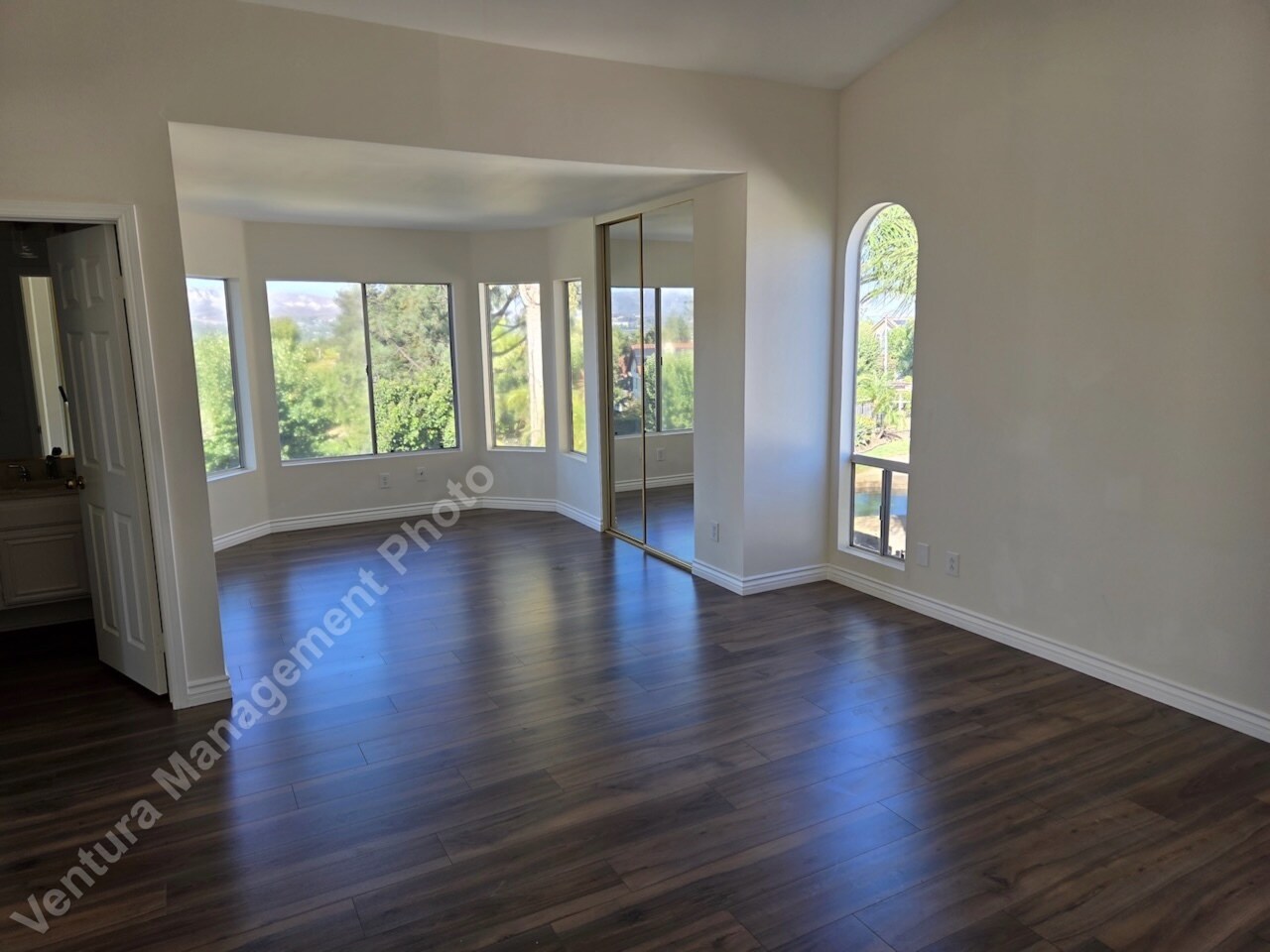 Building Photo - 725 Azure Hills Dr