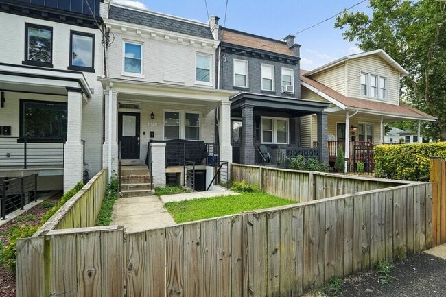 Building Photo - 2630 4th St NE